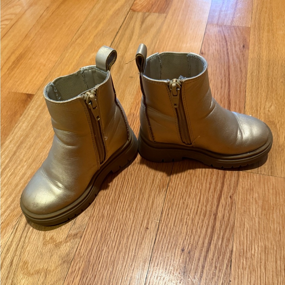 Gold leather boots, gently used, gap toddler size 7